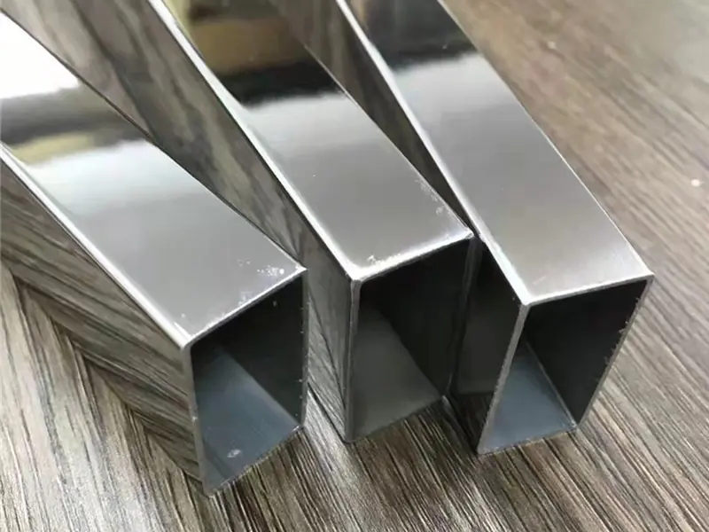 Polished stainless steel rectangular tubes with smooth mill finish