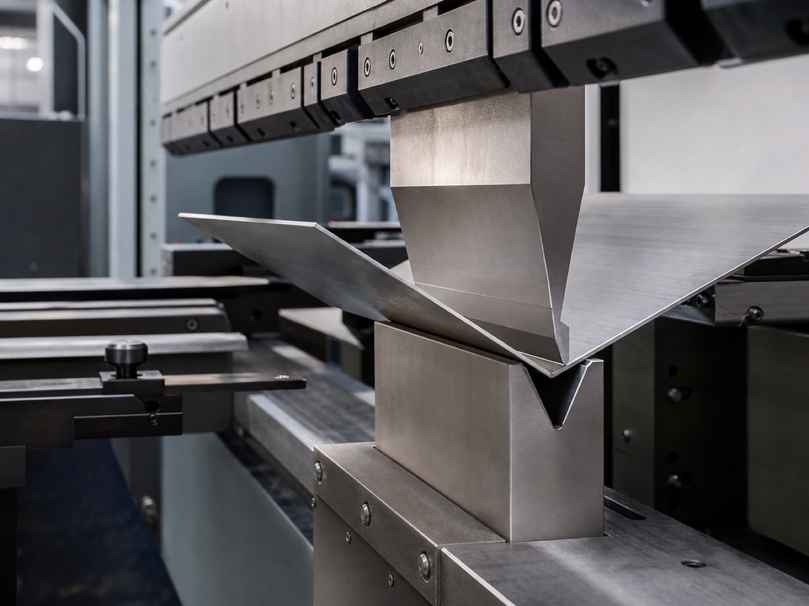 Press brake bending stainless steel sheet